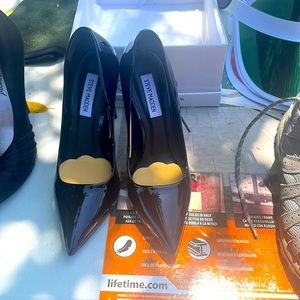 Steve Madden black pumps